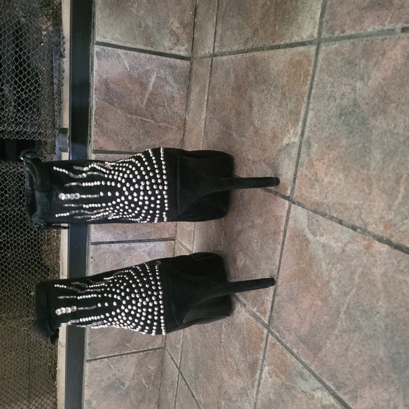 Short Mesh Boot with studs and sequins - Picture 2 of 4